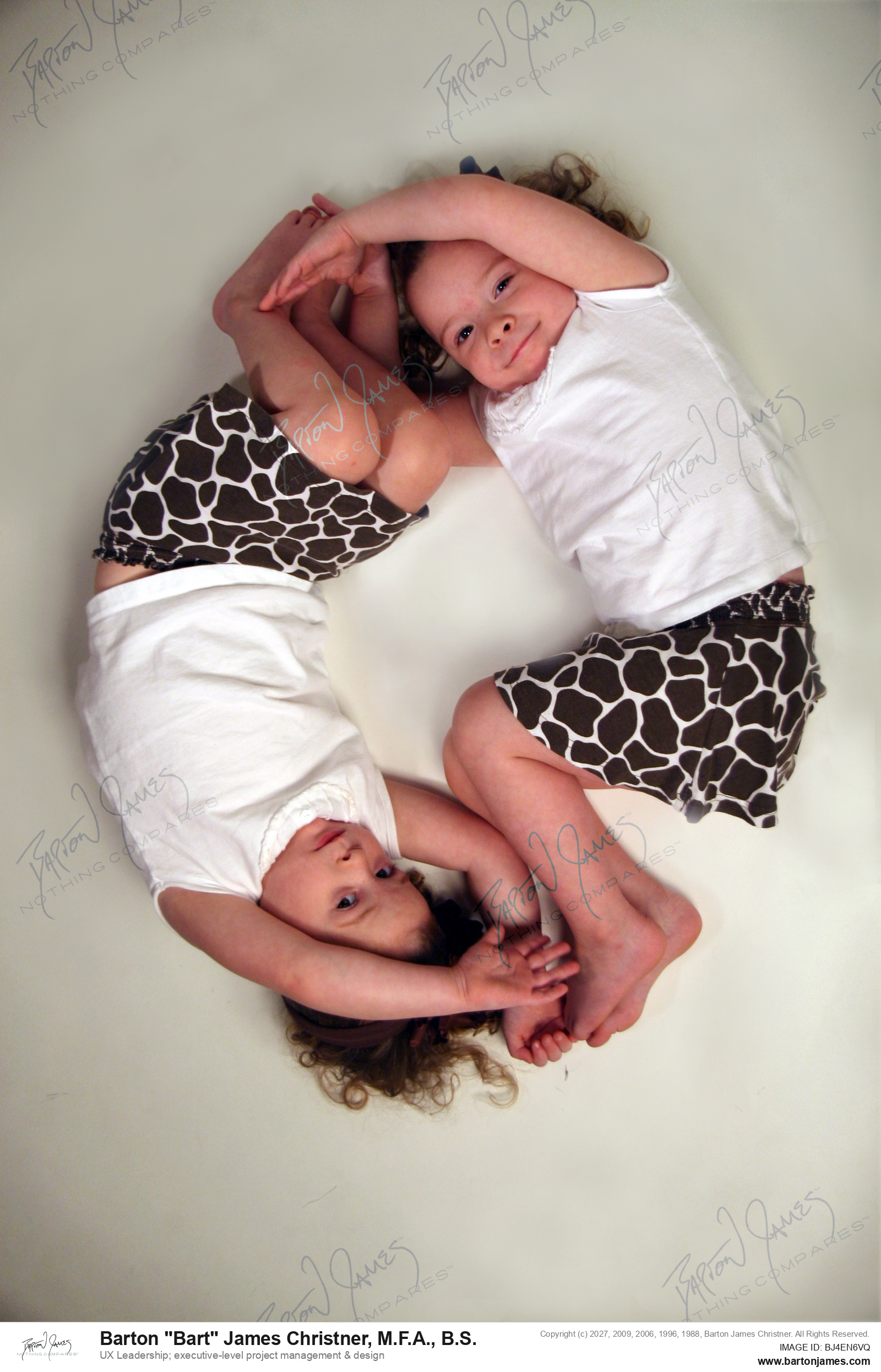 20091029 PORTRAIT Studio Twins Sullivan Linda Grandaughters IMG5892 PHOTO