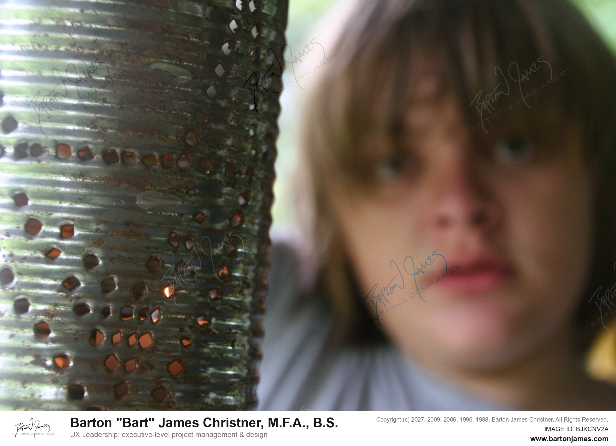 20130808 LIFESTYLE CDACabin Porch Lantern Candle Reed Luke PHOTO
