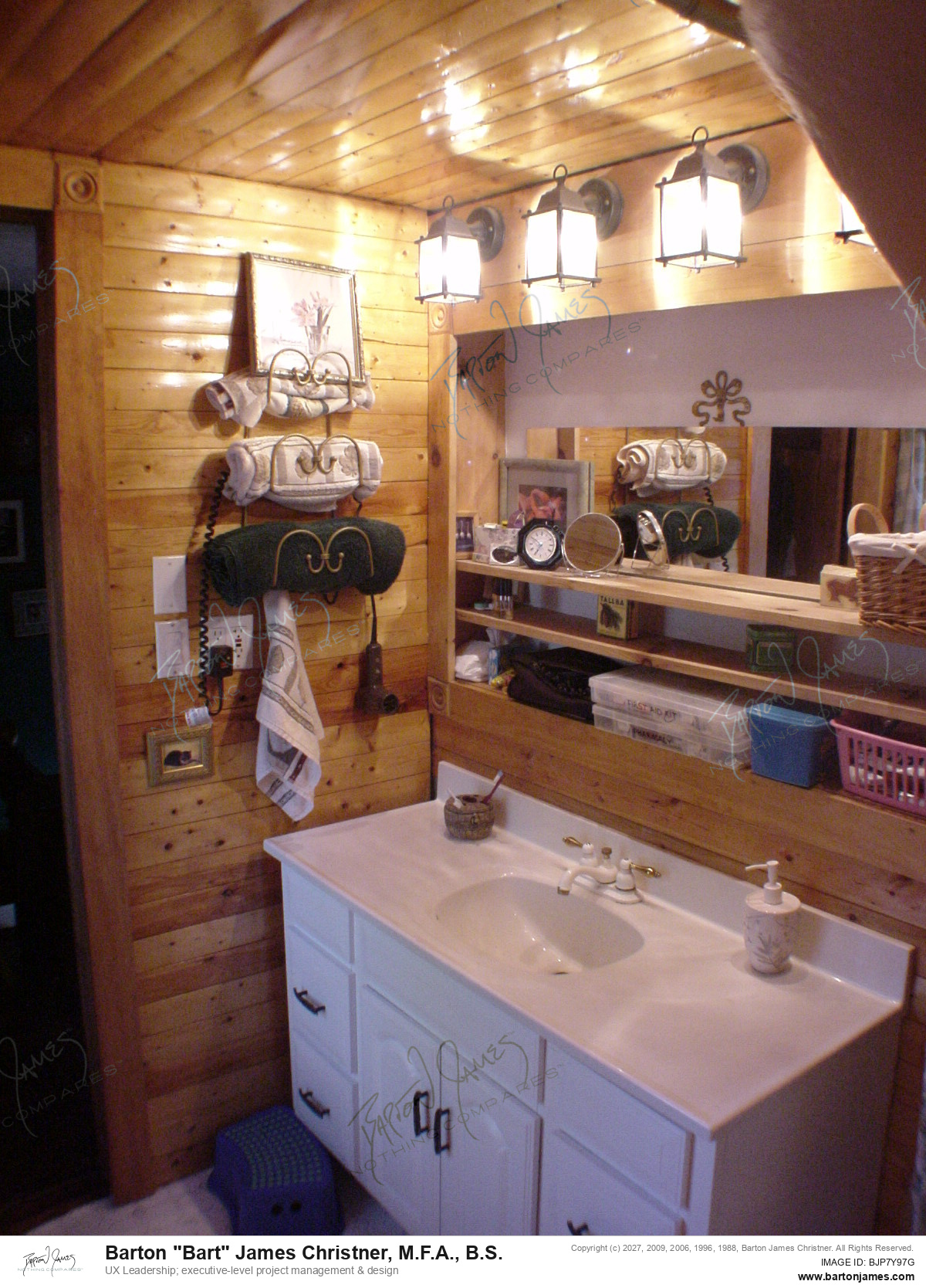 20040907 INTERIOR HHSale Shots PHOTO