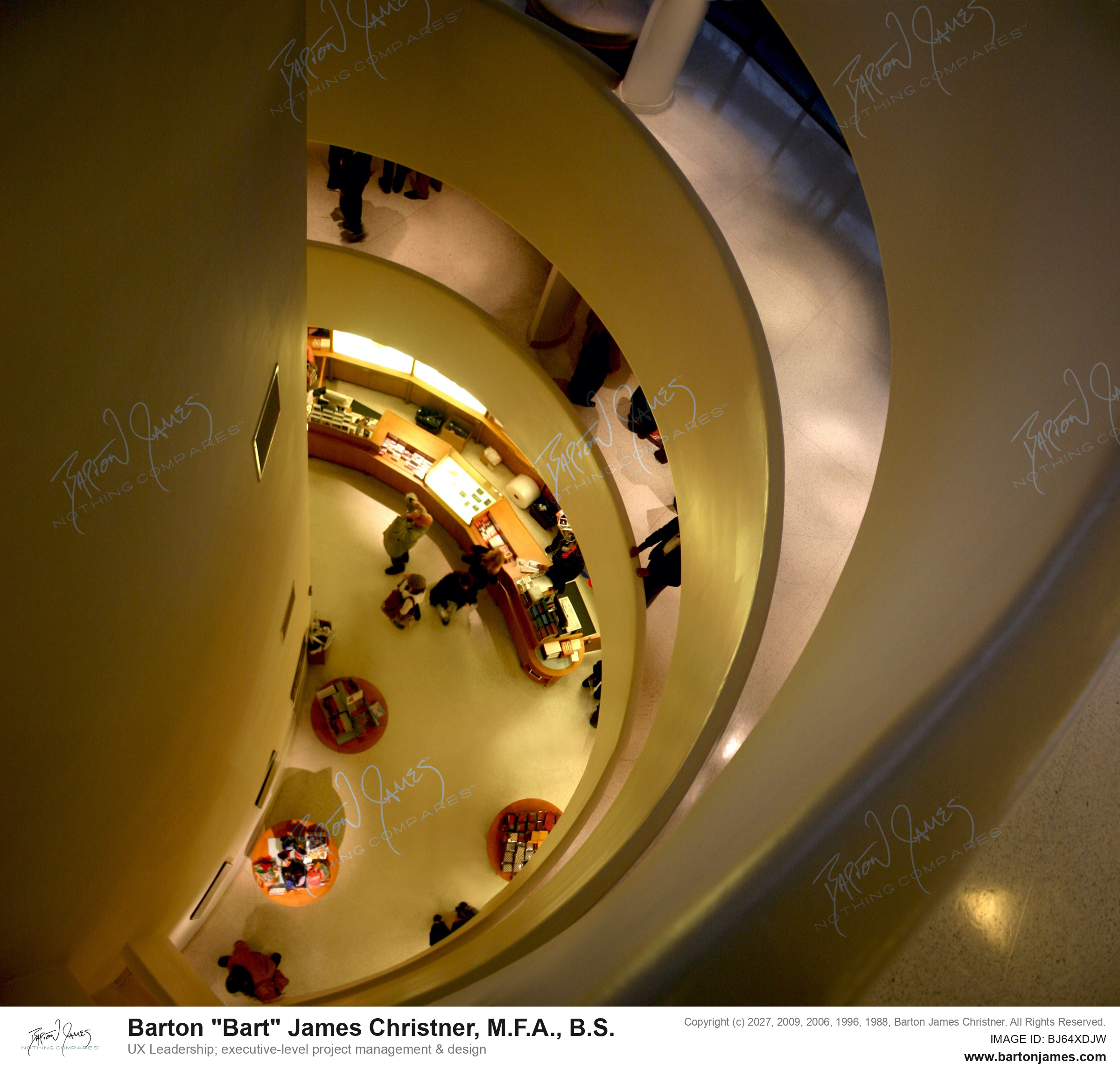 20051023 INTERIOR New York One Day Guggenheim Museum PHOTO
