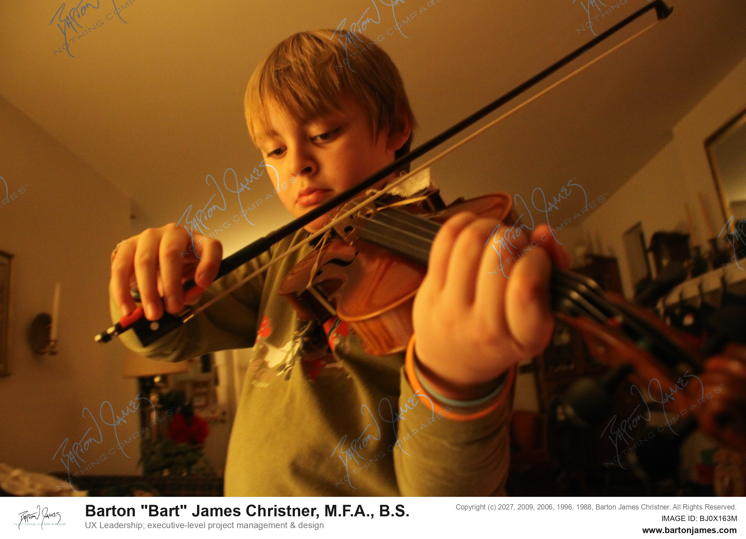20101221 LIFESTYLE 918NMeadowcroft Reed Luke Violin Reading PHOTO