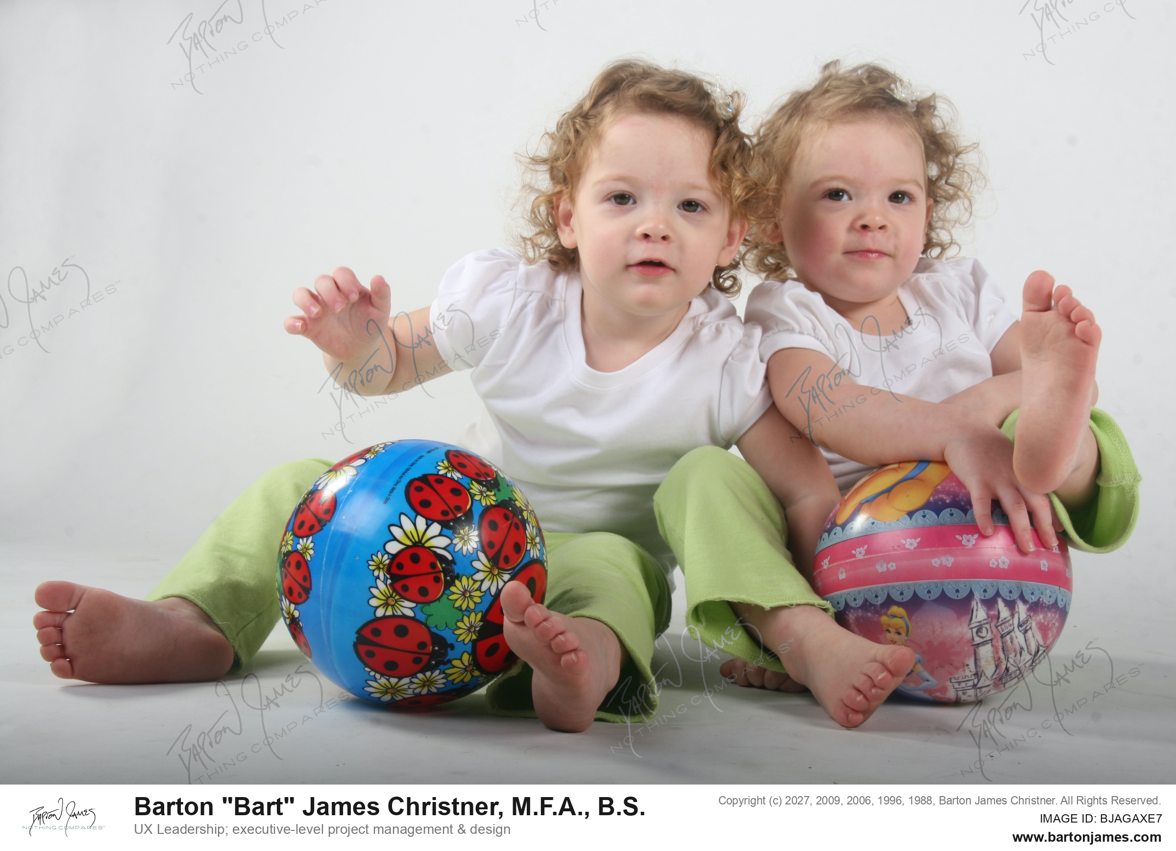 20081114 PORTRAIT ARTSullivan Linda Twins Model Shoot Building530Studio D IMG2899 PHOTO